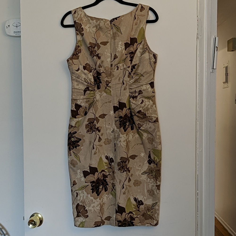 Dress - Picture 3 of 3